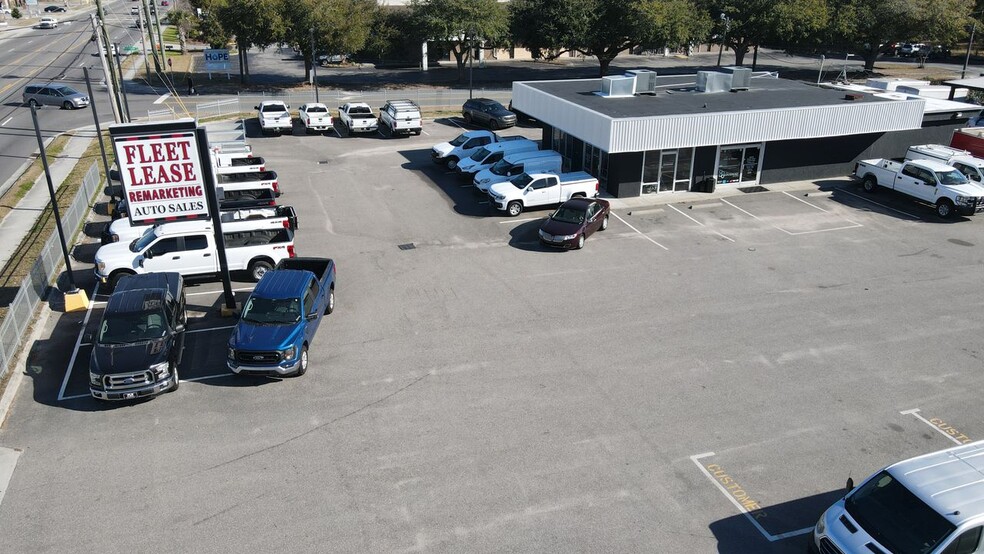 More Photos Of 3412 Market St, Wilmington Auto Repair For Sale