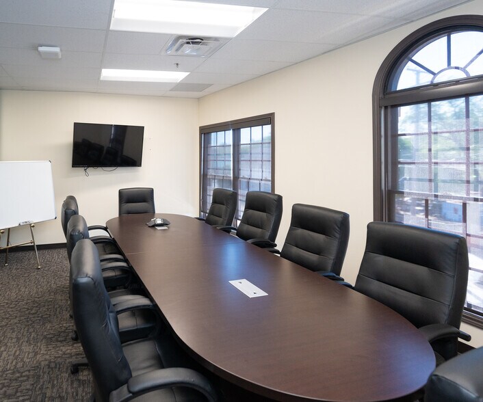 More Photos Of 1500 N Main St, Fort Worth Office For Sale