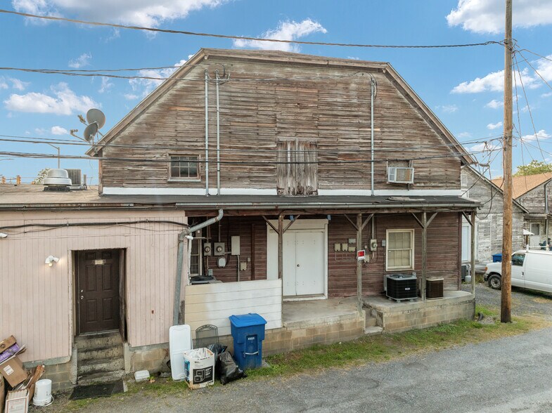 More Photos Of 111 Water St, Front Royal Loft Creative Space For Lease