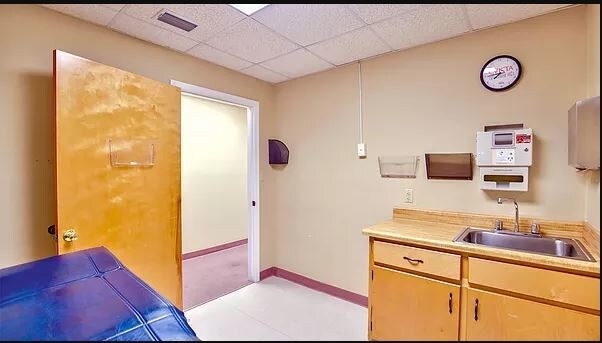 More Photos Of 235 SW Dade St, Madison Medical For Lease