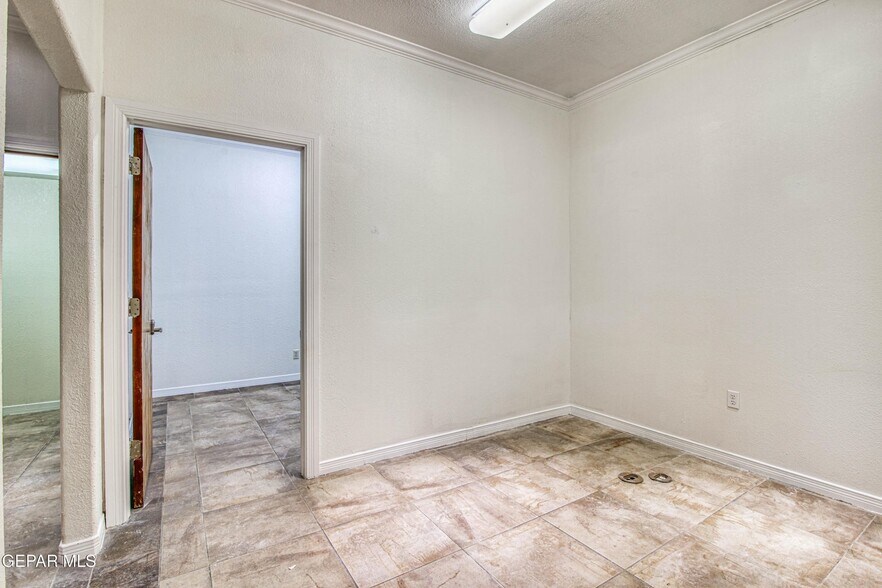 More Photos Of 550 S Mesa Hills Dr, El Paso Medical For Lease