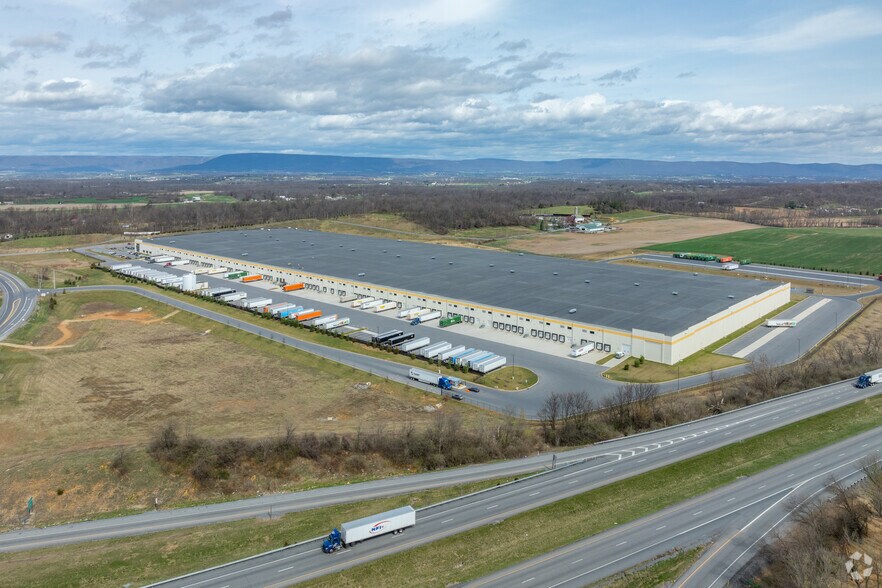 More Photos Of 801 Centerville Rd, Newville Distribution For Lease