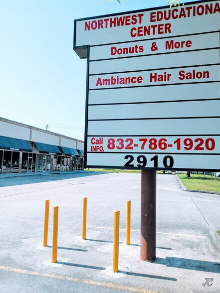 More Photos Of 2910 Antoine Dr, Houston Storefront Retail Office For Sale