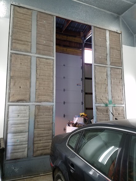 More Photos Of 922 Sanderson St, Throop Service For Sale