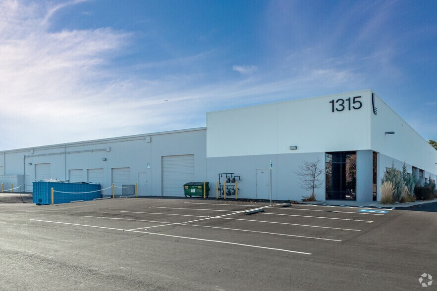 More Photos Of 1315 Greg St, Sparks Unknown For Lease