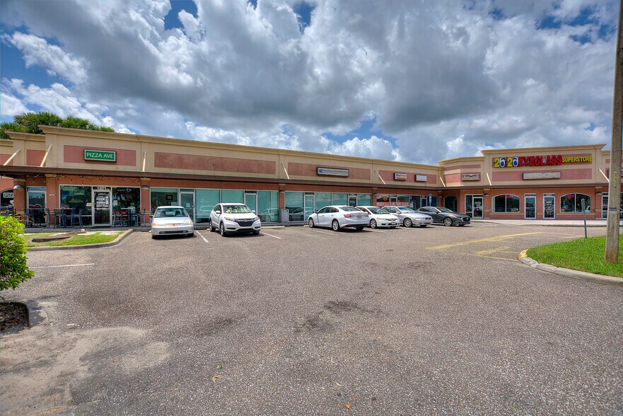 More Photos Of 1555 N Semoran Blvd, Winter Park General Retail For Lease