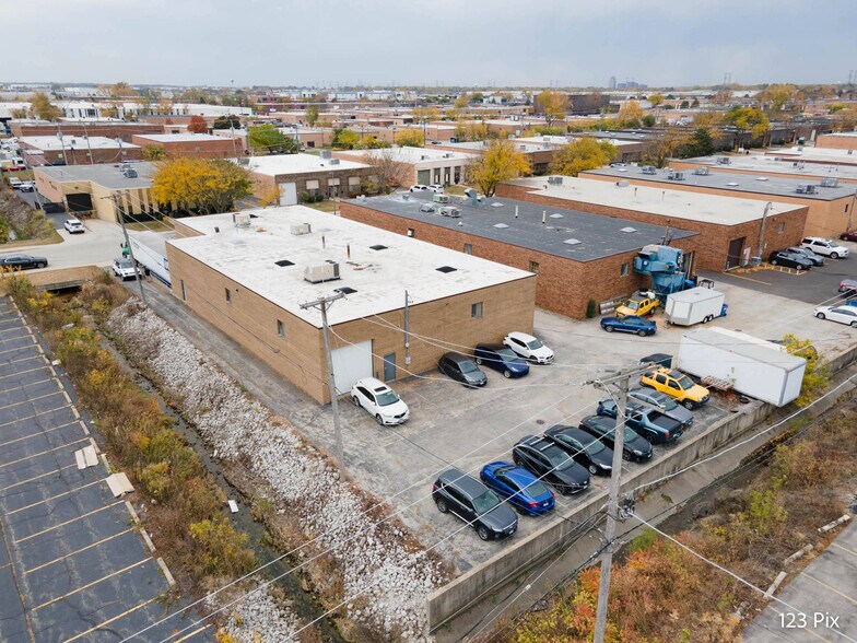 More Photos Of 1480 Howard St, Elk Grove Village Warehouse For Lease
