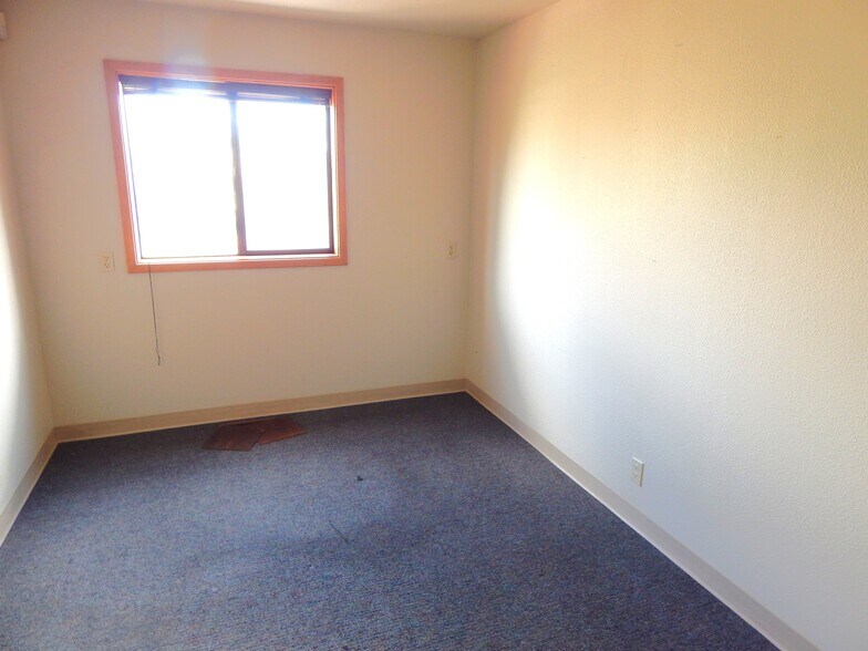 More Photos Of 272 Medical Loop, Roseburg Office For Sale