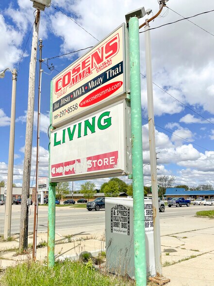 More Photos Of 804 N Euclid Ave, Bay City General Retail For Lease