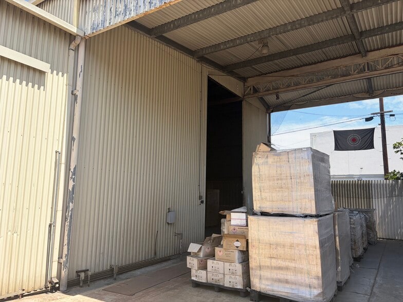 More Photos Of 17306 Roseton Ave, Artesia Manufacturing For Lease
