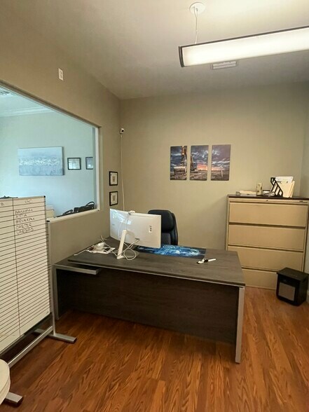 More Photos Of 1701-1745 Banks Rd, Margate Light Distribution For Lease