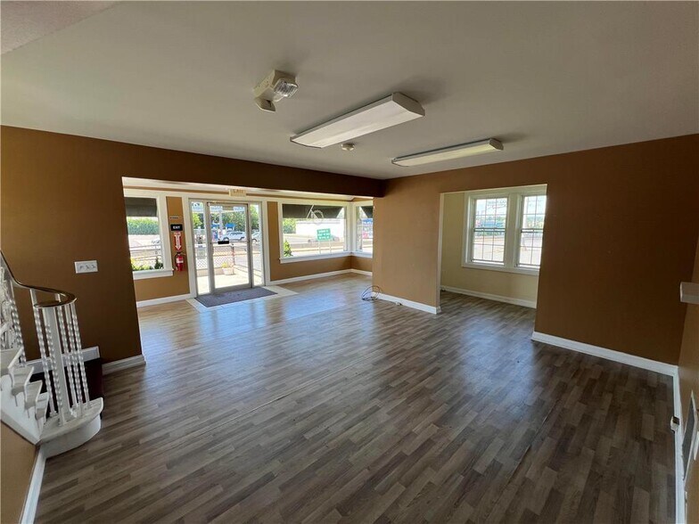 More Photos Of 2321 Macarthur Rd, Whitehall Freestanding For Lease