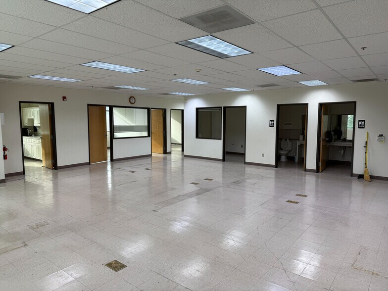 More Photos Of 12225 SW Myslony St, Tualatin Distribution For Sale