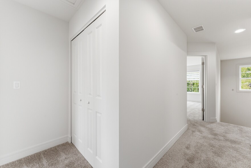 More Photos Of 214 N Walnut St, Bensenville Apartments For Sale