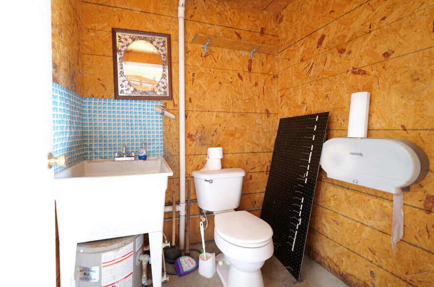 More Photos Of 1730 Daniel Boone Industrial Pky, Truesdale Warehouse For Sale