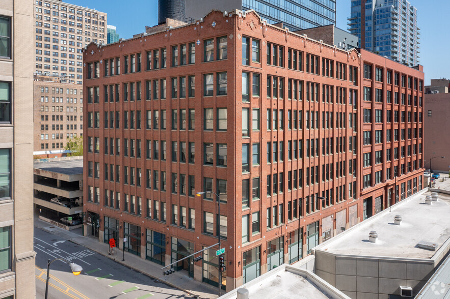 Primary Photo Of 601 S LaSalle St, Chicago Office For Sale