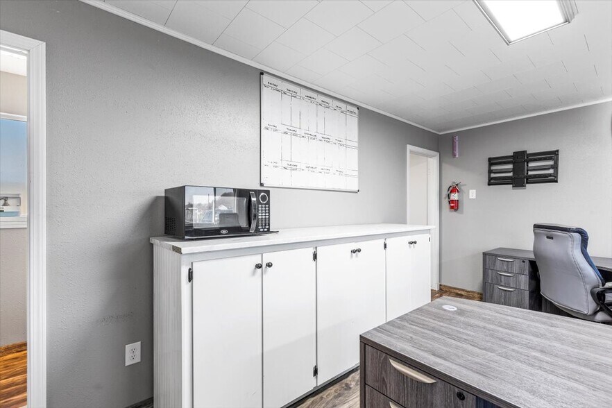 More Photos Of 10906 Hackett Rd, Yakima Industrial For Sale