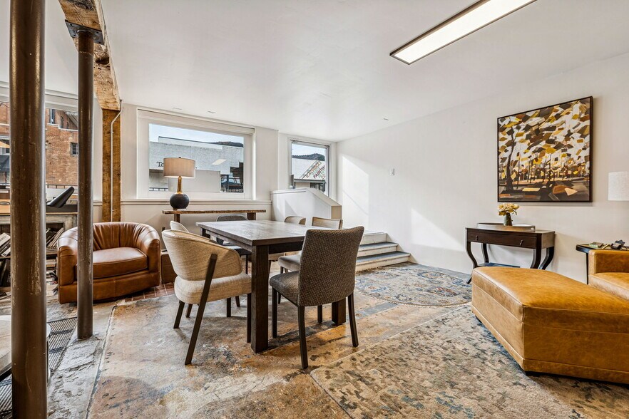 More Photos Of 120 W 9th St, Durango Flex For Lease