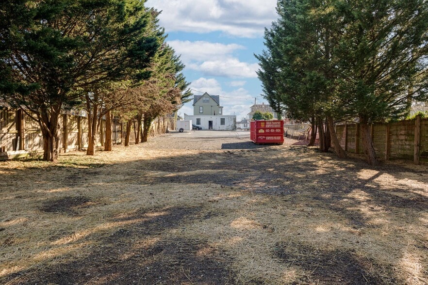 More Photos Of 4906 Harford Rd, Baltimore Religious Facility For Sale
