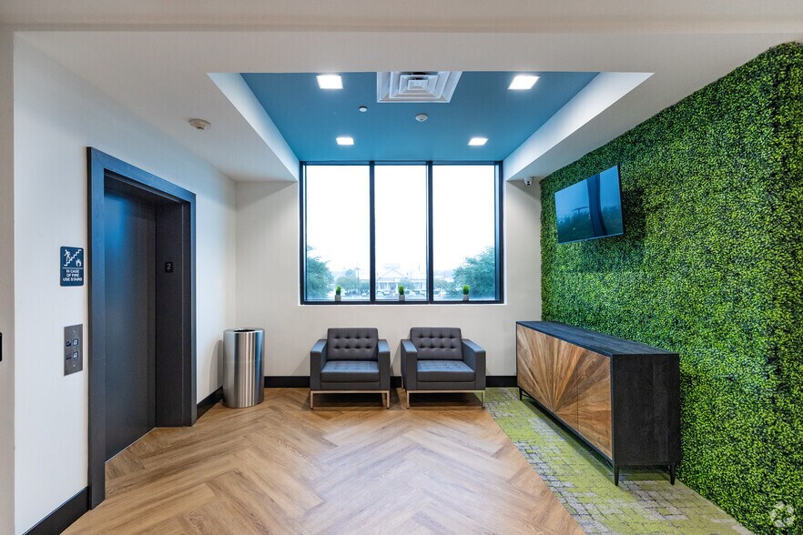 More Photos Of 1301 Industrial Dr, Crestview Coworking Space