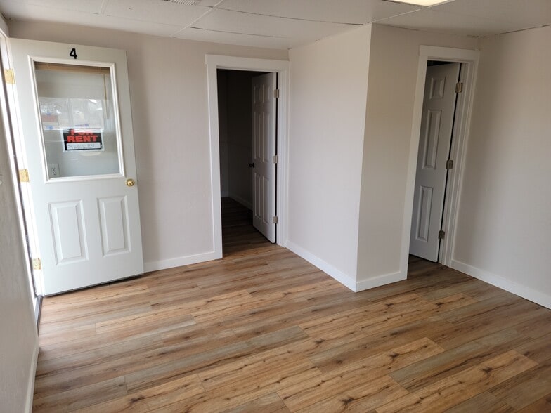 More Photos Of 450 Montana Ave, Lovell Storefront Retail Office For Sale