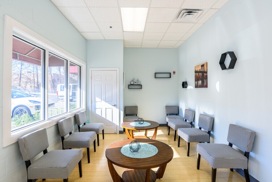 More Photos Of 100 Corporate Dr, Trumbull Office For Sale