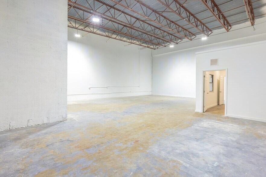 More Photos Of 1593 SE Village Green Dr, Port Saint Lucie Warehouse For Sale