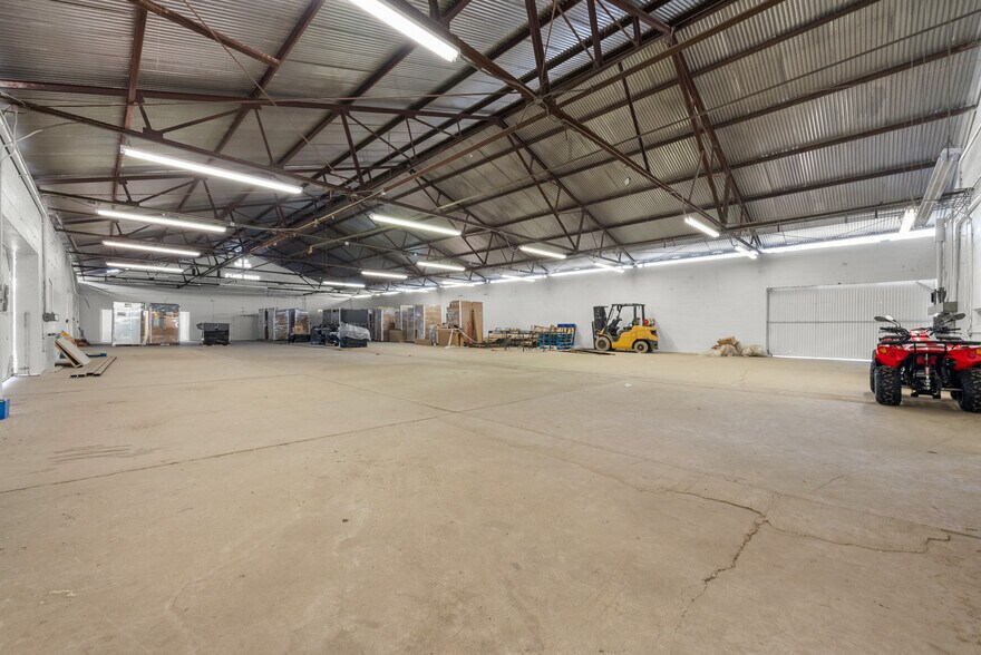 More Photos Of 550 Highway 46, Wasco Warehouse For Lease