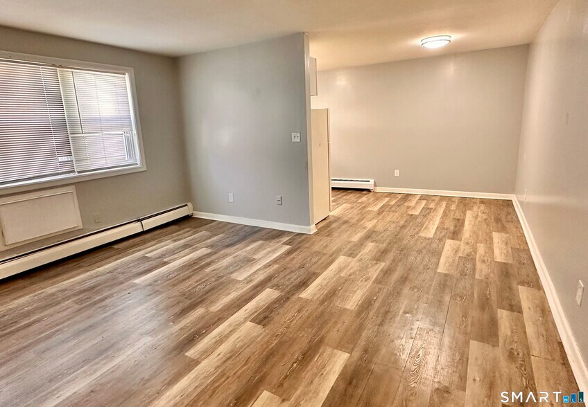 More Photos Of 16-20 Henry St, Hartford Apartments For Sale