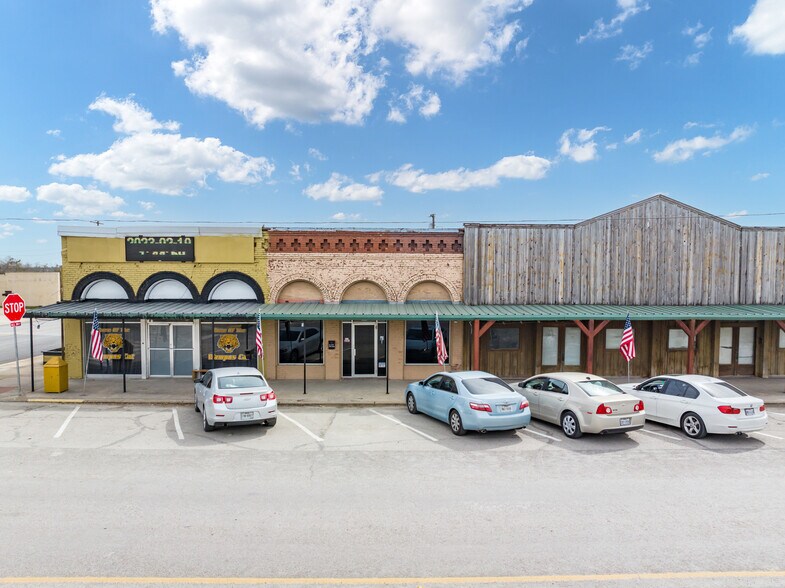 More Photos Of 103 W Main St, Itasca Storefront Retail Office For Sale