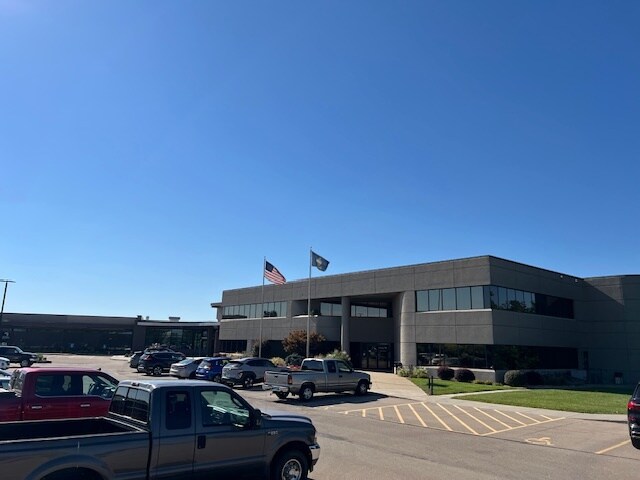 More Photos Of 1200 SW Executive Dr, Topeka Office For Sale