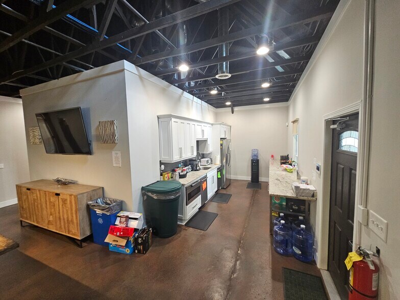 More Photos Of 936 Holcomb Bridge Rd, Roswell Office For Sale