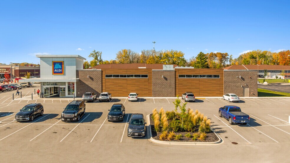 More Photos Of 2324 Lineville rd, Suamico General Retail For Sale