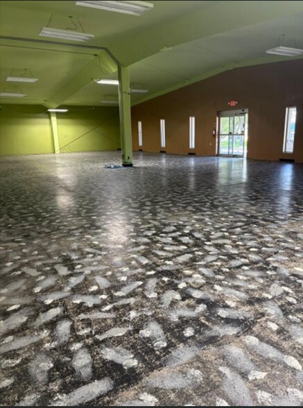 More Photos Of 11032 Spencer Hwy, La Porte Warehouse For Lease