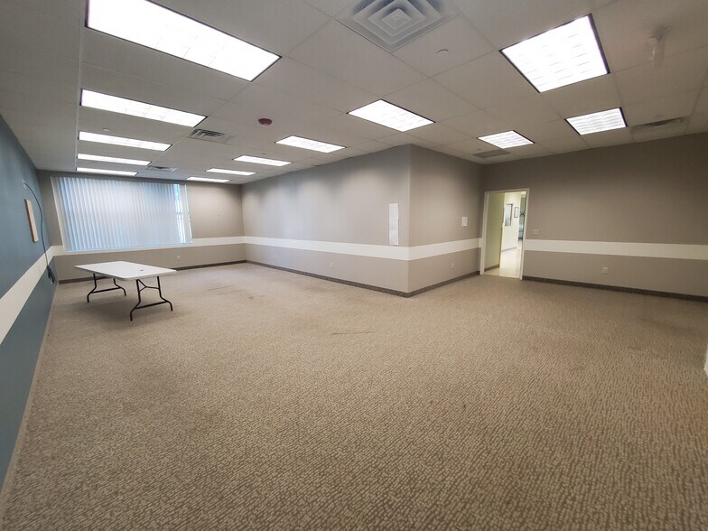 More Photos Of 3347 W 12th St, Erie Office For Lease