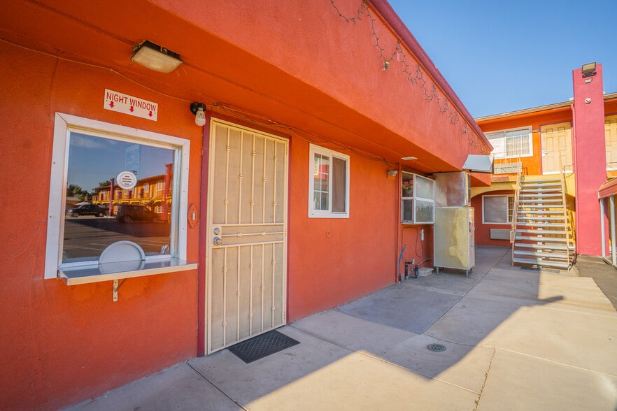 More Photos Of 839 W Pacheco Blvd, Los Banos Hotel For Sale