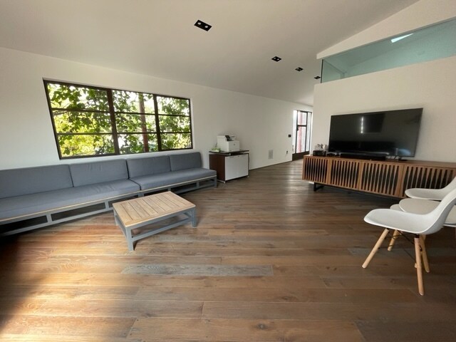 More Photos Of 612-624 Hampton Dr, Venice Loft Creative Space For Lease