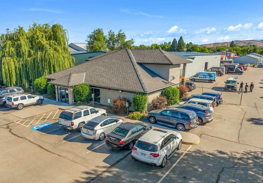 More Photos Of 5090 N Sawyer Ave, Garden City Warehouse For Sale