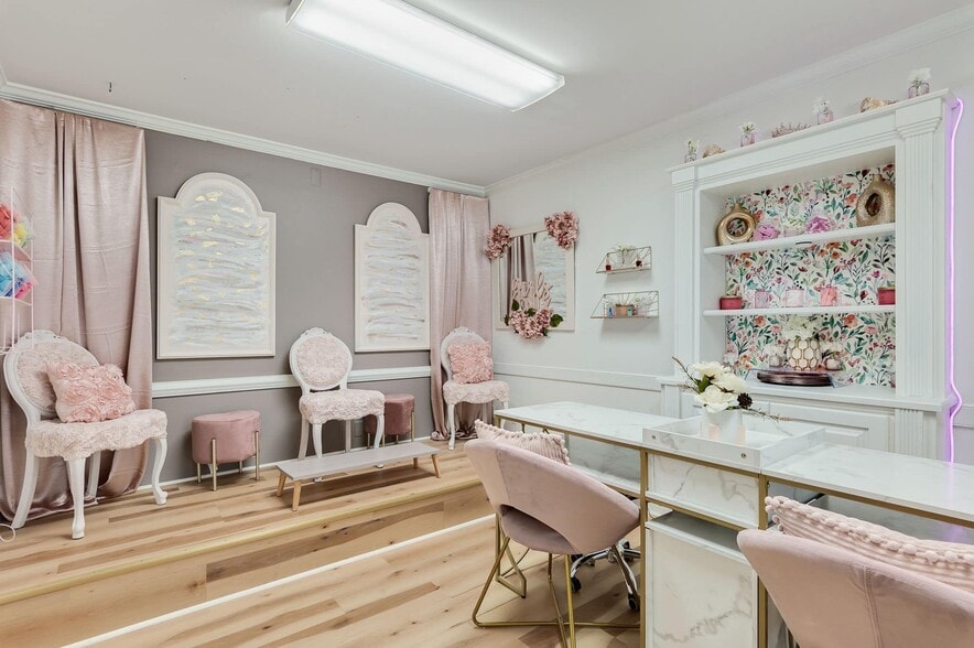 More Photos Of 901 N Courthouse Rd, North Chesterfield Loft Creative Space For Lease