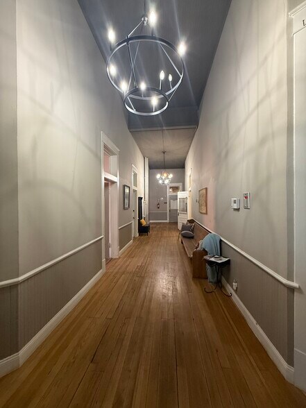 More Photos Of 200 W Main St, Ardmore Storefront Retail Office For Lease