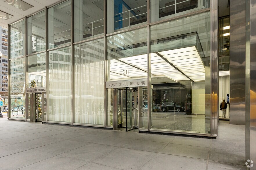 More Photos Of 30 W Monroe St, Chicago Office For Lease