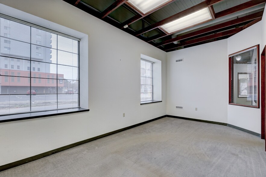 More Photos Of 411 NW 5th St, Oklahoma City Flex For Sale