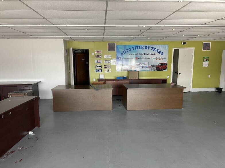 More Photos Of 2216 Thompson Rd, Richmond General Retail For Lease