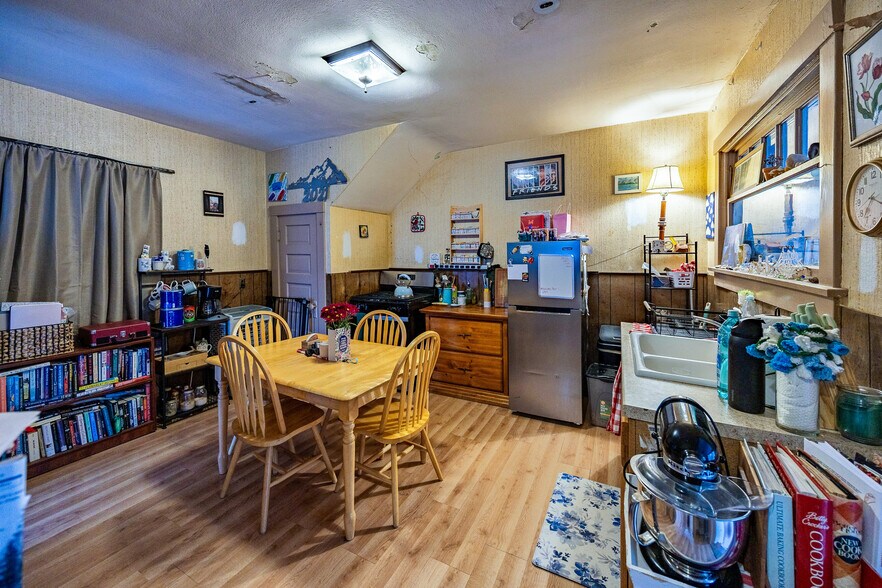 More Photos Of 100 E 28th St, Cheyenne Apartments For Sale
