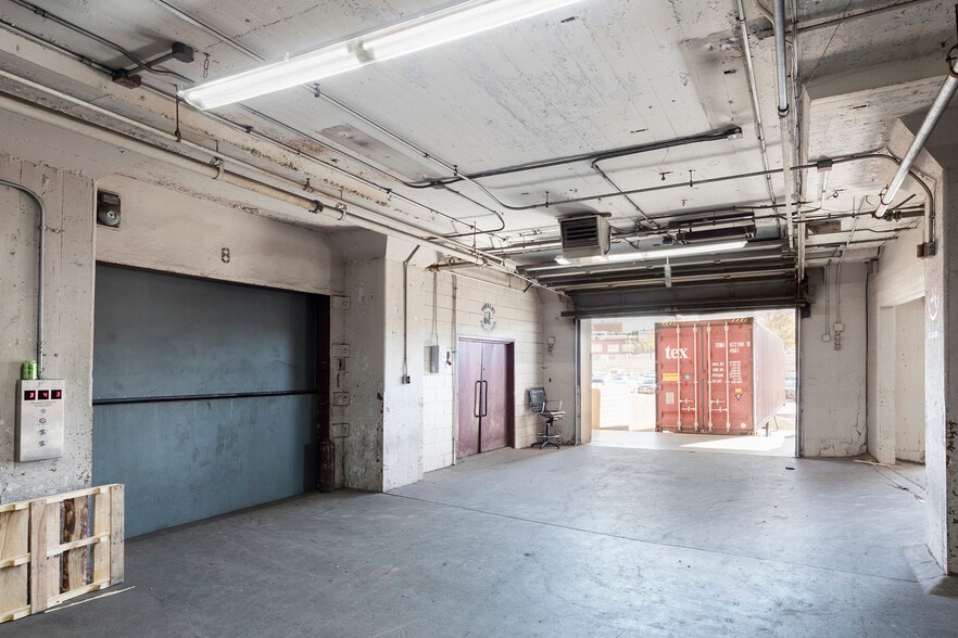 More Photos Of 140 58th St, Brooklyn Unknown For Lease