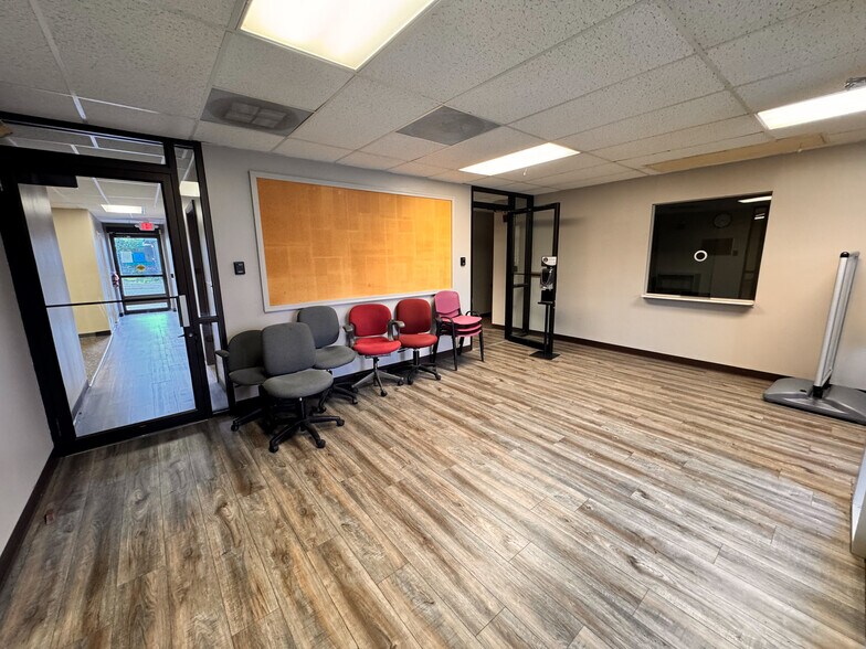 More Photos Of 95 E Main St, Carrollton Office For Sale