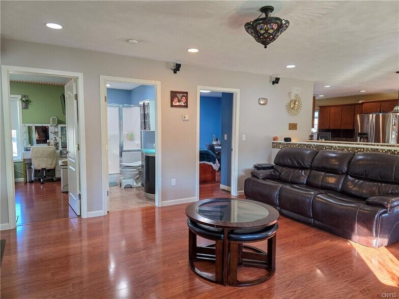 More Photos Of 337 N Peterboro St, Canastota Flex For Sale