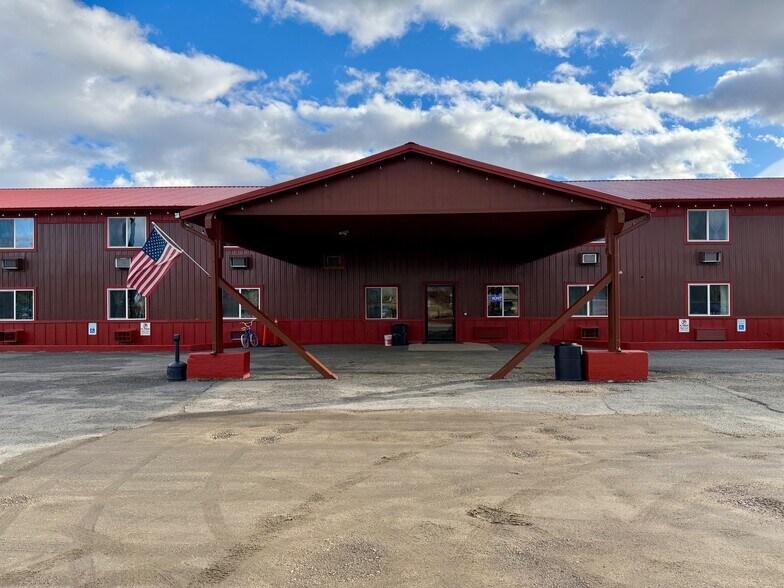 More Photos Of 1150 N Main St, Deer Lodge Hotel For Sale
