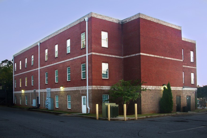 More Photos Of 33 S Clayton St, Lawrenceville Office For Lease