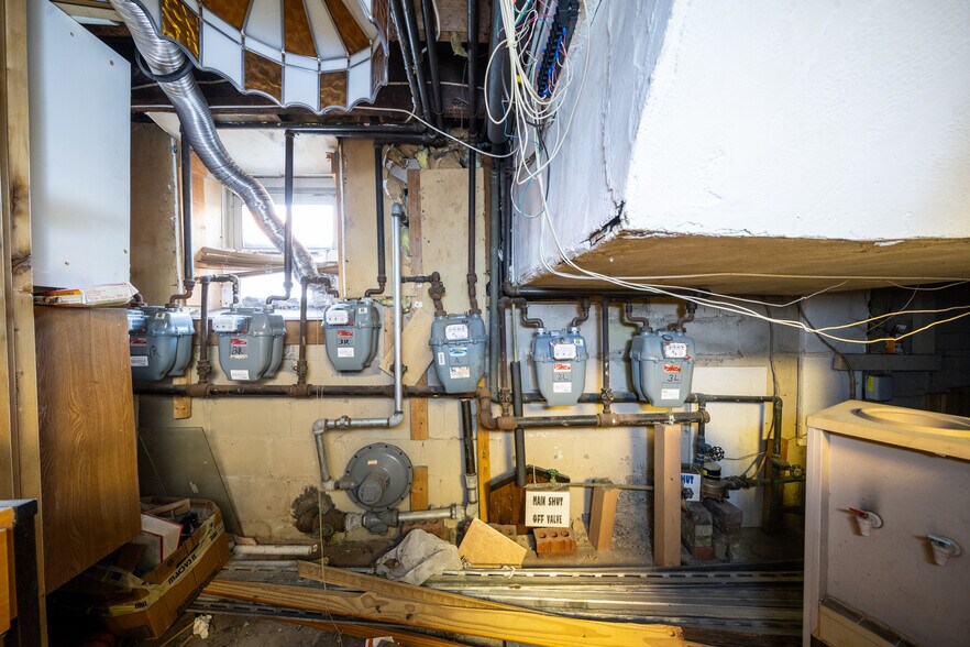 More Photos Of 103-105 Devon St, Kearny Apartments For Sale